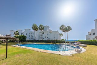 Piccolo appartamento in El Castillo. Impresionante apartamento de 2 dormitorios con vistas al mar en