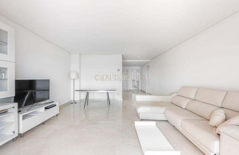 Foto 440f231a-9981-49bb-ada1-5d7ab22c5764. Apartament amb aparcament piscina a Los Naranjos Marbella
