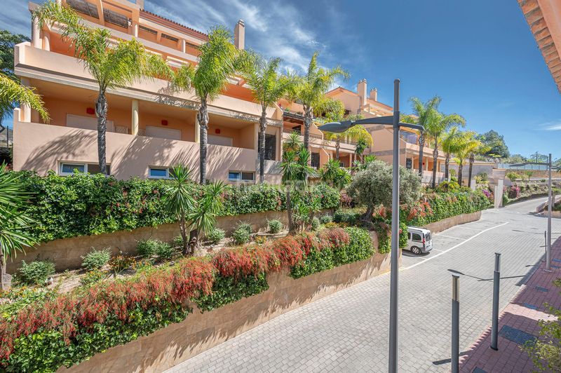 Foto 89b196cb-35a9-4066-8c96-dfbee8099b12. Apartament amb aparcament piscina a Los Naranjos Marbella