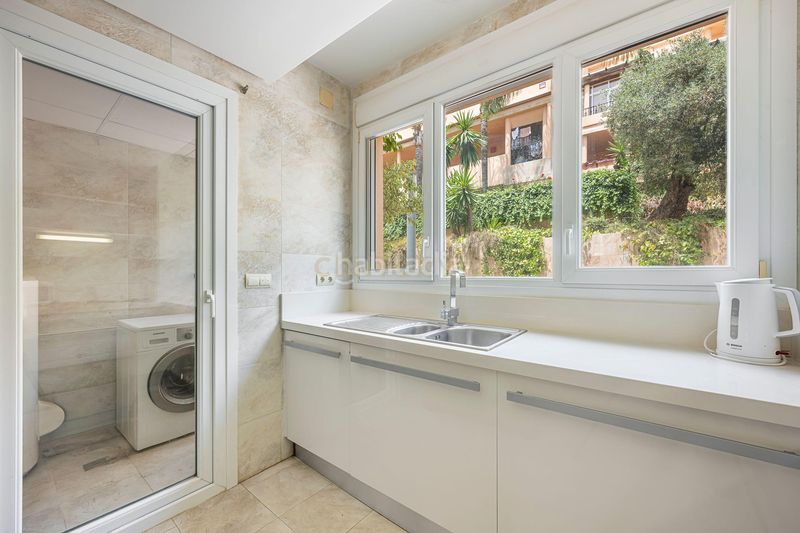 Foto a5b5a354-79a6-4f61-bb63-ebd090963701. Apartament amb aparcament piscina a Los Naranjos Marbella