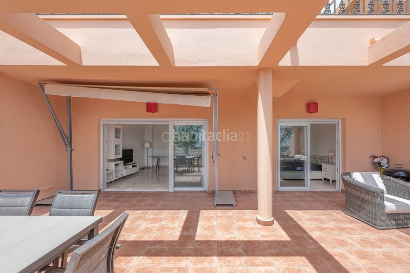 Foto c78eba2f-4e05-4902-9119-3b147816d1cb. Apartament amb aparcament piscina a Los Naranjos Marbella