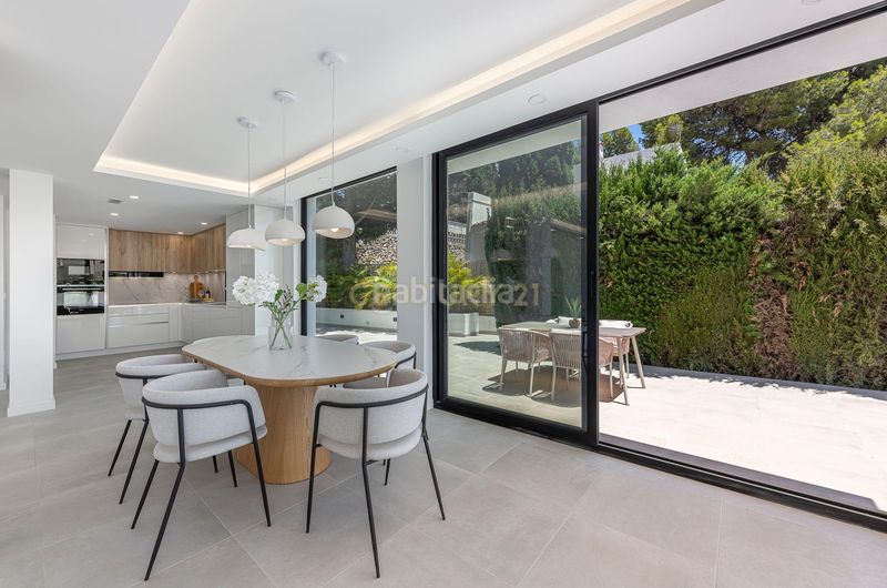 Foto 173691ab-417a-42f0-891f-d0a1af947b52. Casa amb piscina a Las Brisas Marbella