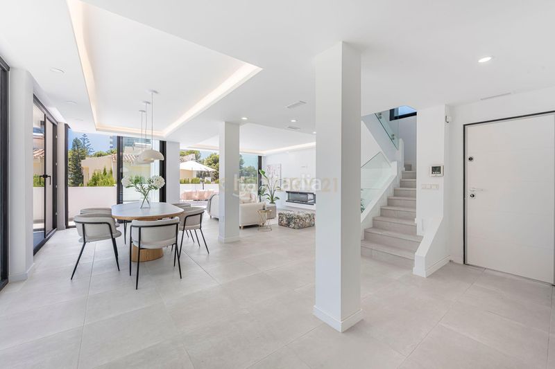 Foto 48bca438-6519-43e4-b816-8142b3ca4750. Casa amb piscina a Las Brisas Marbella