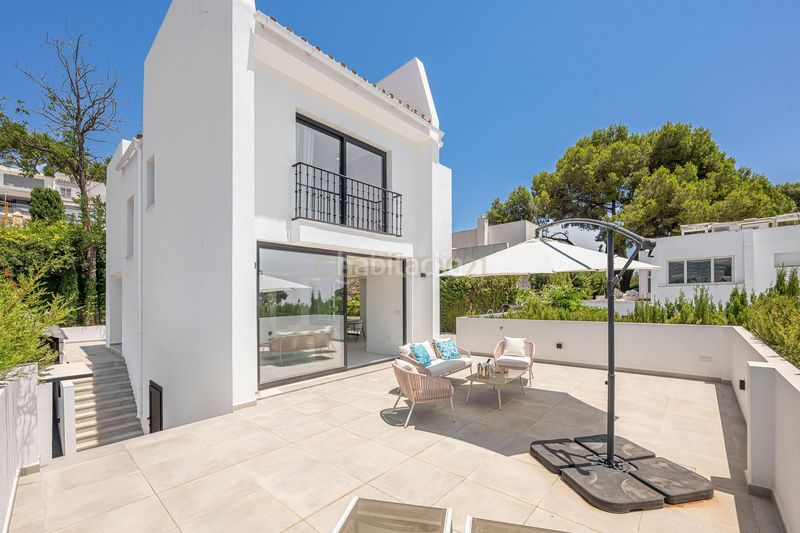 Foto 57ec8d9d-78b4-4292-b90e-d9f72ba7af32. Casa amb piscina a Las Brisas Marbella