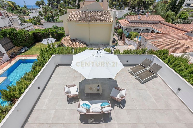Foto 6c9b0bc6-bbc1-495e-af31-07900a26fc79. Casa amb piscina a Las Brisas Marbella