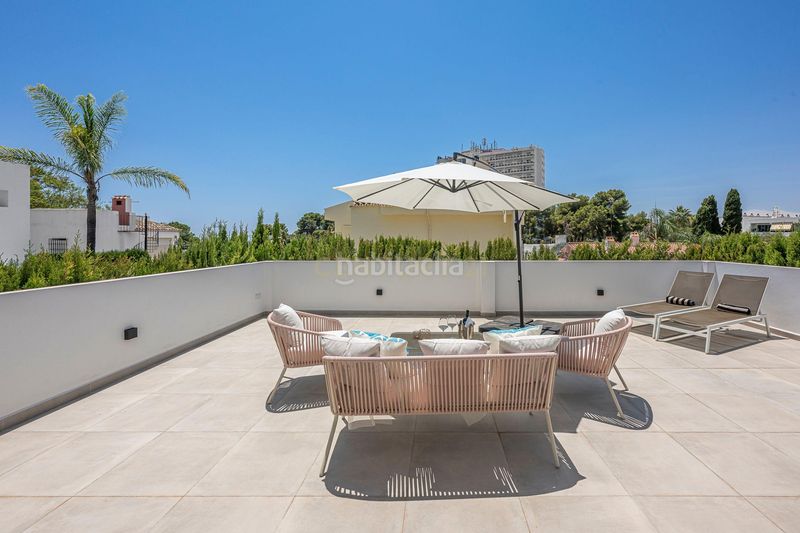 Foto cdcf59b6-caec-430a-82fd-7f8fd82a8827. Casa amb piscina a Las Brisas Marbella