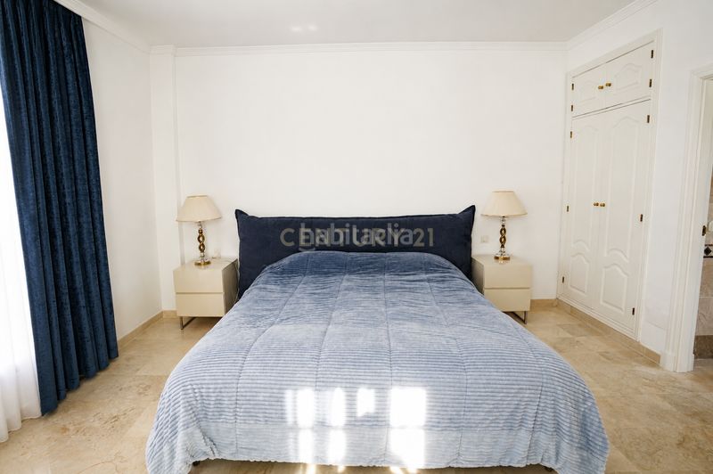 Foto 19262220-e6f9-4f3e-b67f-93cb9fe3b4a4. Casa en urbanización aloha lake elegante vivienda en aloha lake village nueva andalucía en Marbella