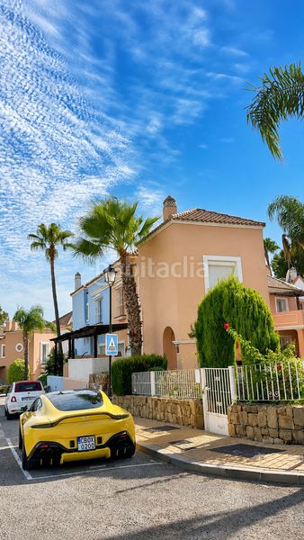 Foto 3a476c8c-f6d7-4b75-a6a3-43b54721f6a3. Casa en urbanización aloha lake elegante vivienda en aloha lake village nueva andalucía en Marbella