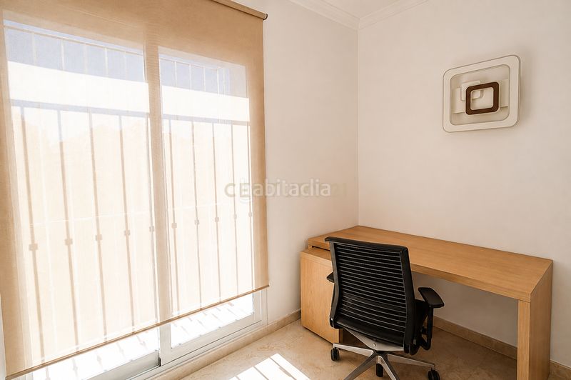 Foto 3e425bdd-2b83-44a9-b76d-19ddc7e8a468. Casa en urbanización aloha lake elegante vivienda en aloha lake village nueva andalucía en Marbella