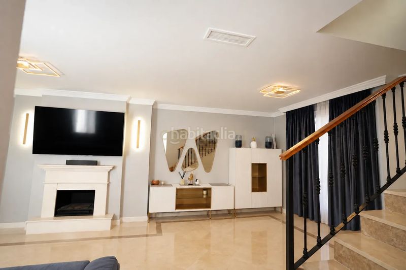 Foto 5e8093bc-6671-4303-a48c-0906751619d4. Casa en urbanización aloha lake elegante vivienda en aloha lake village nueva andalucía en Marbella