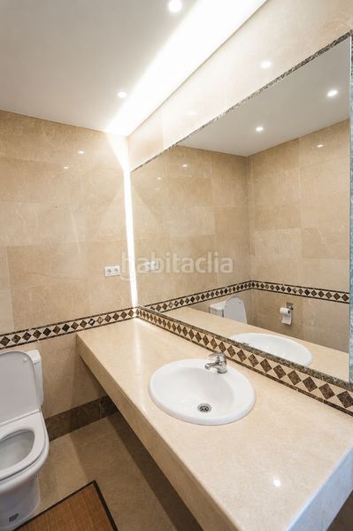 Foto 9733c12a-4e03-488b-8125-630538c9644c. Casa en urbanización aloha lake elegante vivienda en aloha lake village nueva andalucía en Marbella