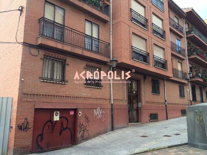 Foto 0f57132c-843d-4d5e-8aed-9a4b023b77a7. Autoparkplatz in Barrios Bajos - La Horta Zamora