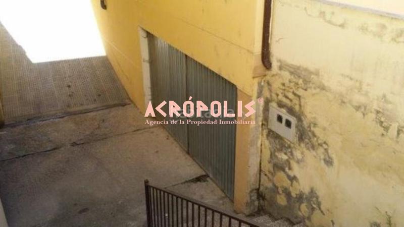 Foto 123b7197-9a40-4067-a6bd-9296bd45e8a3. Aparcament cotxe a Mansilla de las Mulas