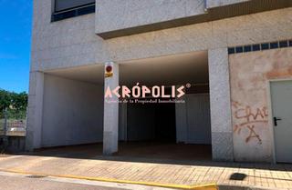 Aparcament cotxe a Flores de Sil - La Placa