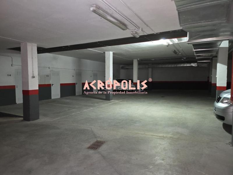 Foto 24eee4ba-73d3-45ae-982a-b853ed7f02d1. Aparcament cotxe a Puebla de Lillo