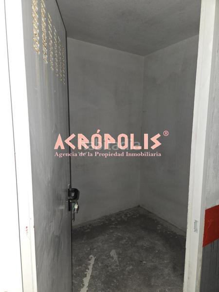 Foto 2dea0649-03b3-4389-8caa-37652871ac7c. Parking coche en Puebla de Lillo