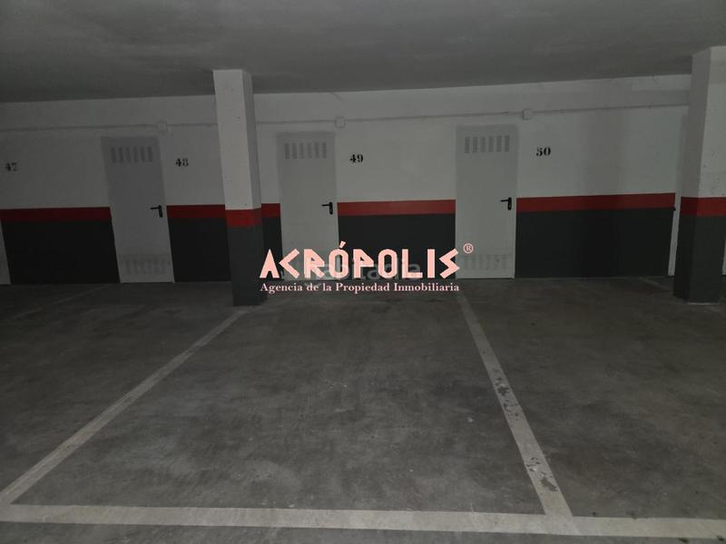 Foto 718856cc-6d52-4506-ba3b-992a23930d07. Parking coche en Puebla de Lillo