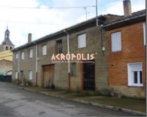 Semi detached house in Llamas de la Ribera