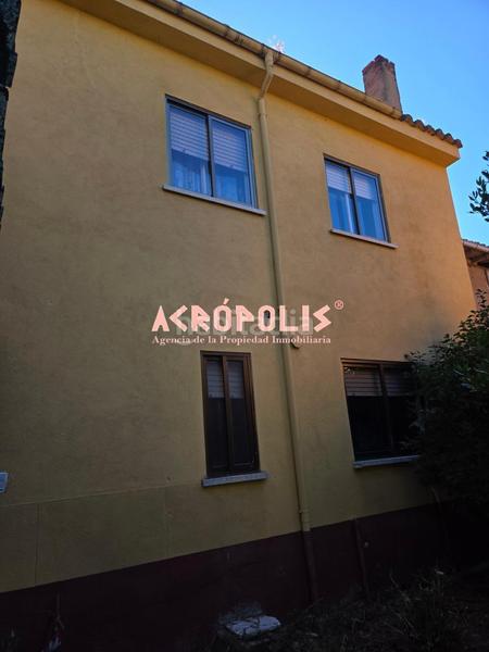 Foto d076478b-8146-4046-9d41-9ac7d4f1e98c. Casa in miguel de cervantes 15 in Onzonilla