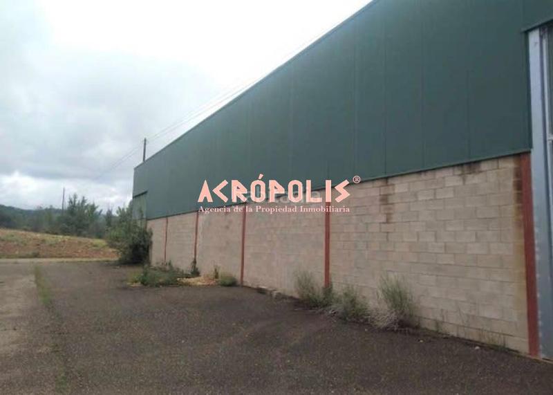 Foto 19242554-8ec9-43ad-af52-df341d2c5731. Capannone industriale in Cuadros