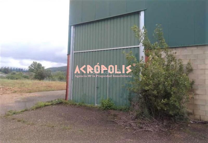 Foto c95c6521-88f5-4f7c-90fc-05178bdaff4f. Capannone industriale in Cuadros