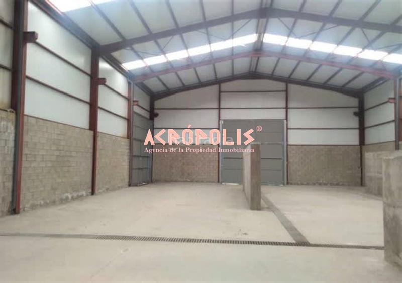 Foto d6245a2d-d769-4872-976e-ee6502e02045. Capannone industriale in Cuadros