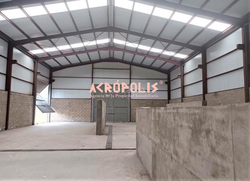 Foto f289085d-8a56-4012-a5bf-632701f616c4. Capannone industriale in Cuadros