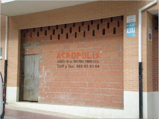 Lloguer Local Comercial  Calle luis moran. Alquiler de local diafono en avenidad luis moran, benavente