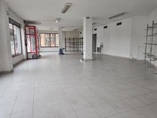 Lloguer Local Comercial  Calle corredera 23 24005 leon. Alquiler de local en la plaza de toros, leon