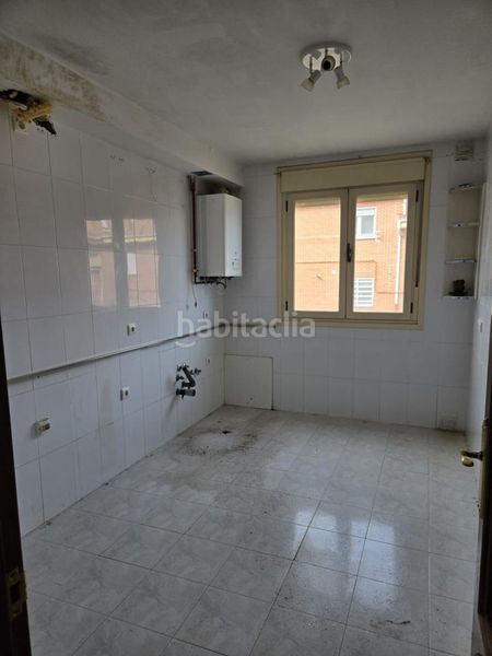 Foto 19d5aece-ad94-498b-8dfc-c1f42d47ee0d. Pis amb calefacció aparcament a Astorga