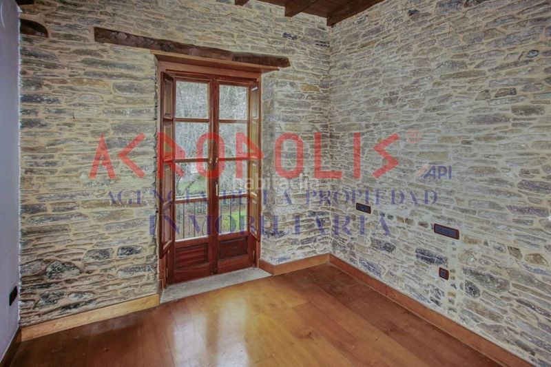 Foto 5628e246-641c-4b3f-81dc-e018d9a855cc. Piso venta de edificio en Vega de Valcarce