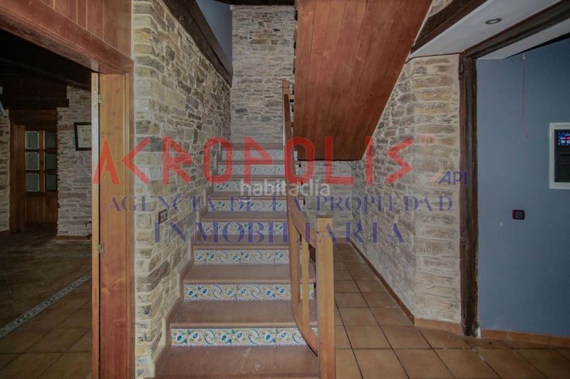 Foto 805329cb-949f-4f8e-8d36-1d5c6751af4e. Piso venta de edificio en Vega de Valcarce