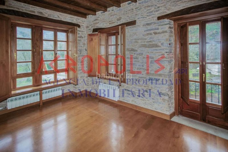 Foto 952ceea8-02a1-4624-aaf7-16c4ead0b545. Piso venta de edificio en Vega de Valcarce