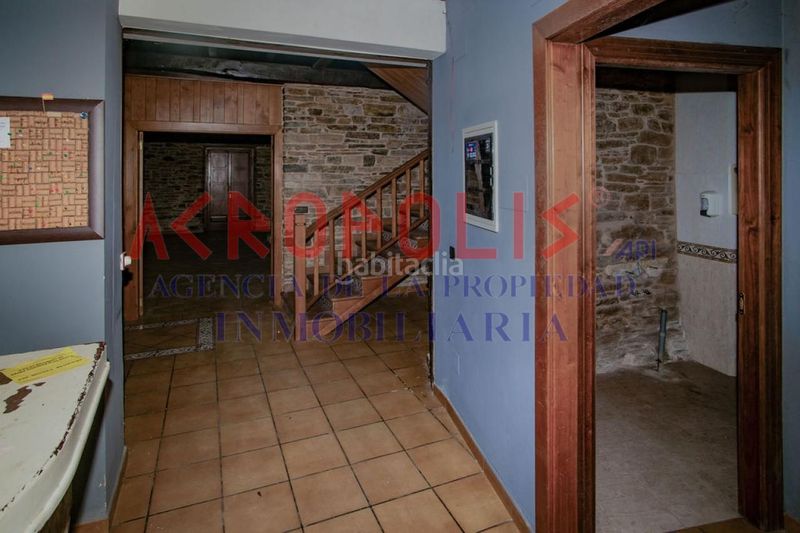 Foto e796cd7a-6b11-4f8f-b8d0-8c282cc15d89. Piso venta de edificio en Vega de Valcarce