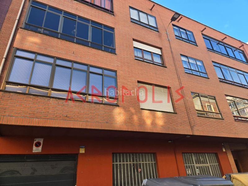 Foto 0f344918-1a30-4fe0-b07a-86ba8bfd7cc2. Piso venta de piso en San Claudio - La Chantría León