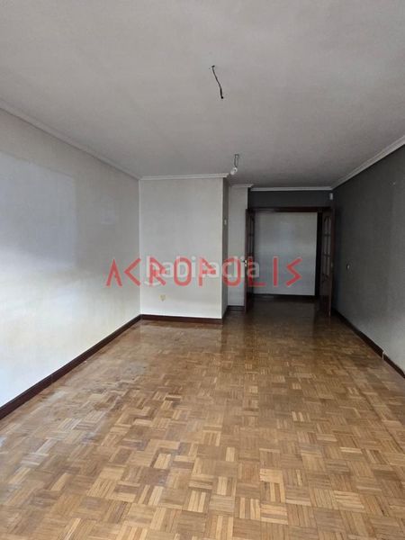 Foto 48bd54db-9198-4bcb-b411-ab904a15652e. Piso venta de piso en San Claudio - La Chantría León