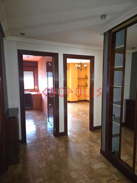 Foto 94af80d9-319d-4f4a-bb02-1e442e8924d4. Piso venta de piso en San Claudio - La Chantría León