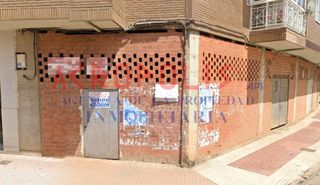Local Comercial  Calle el ferial 146 bj 49600. Venta de local en benavente