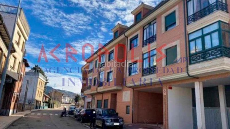 Foto 9592fe58-1477-4e18-b4c9-e9625e126609. Local comercial a Boñar