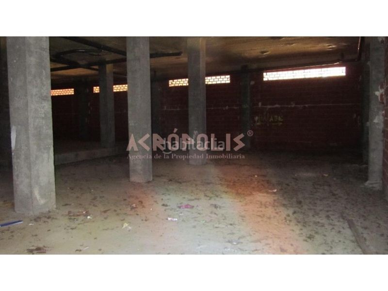 Foto b4a0f4b7-7c0f-4acf-8b5a-ba62d8bac68b. Local comercial amb calefacció a San Claudio - La Chantría León