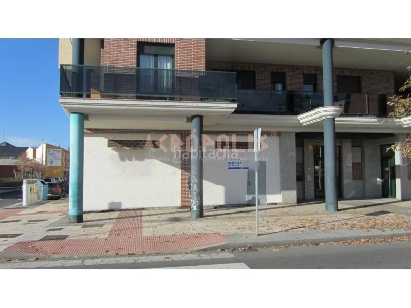 Foto f3859dd5-7c6a-4571-be85-4c5018975252. Local comercial amb calefacció a San Claudio - La Chantría León