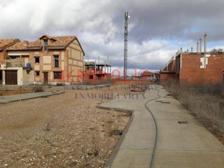 Terreny residencial  Calle sardonal-ve. Parcela en construccion  veguellina de orbigo