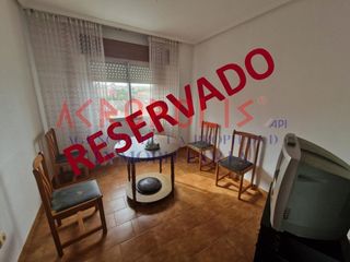 Piso  Calle navia. Reservado venta de piso en benavente