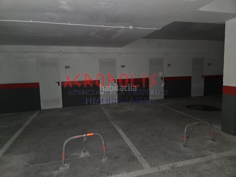 Foto cc01912a-8f7e-460b-aee0-26157e61e1c0. Aparcament cotxe a Puebla de Lillo
