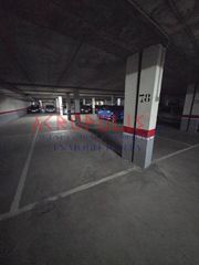 Aparcament cotxe  Calle azorin. Venta de 6 plazas de garaje en trobajo del camino, leon