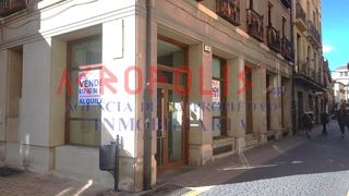 Local Comercial a Calle la Rúa 26