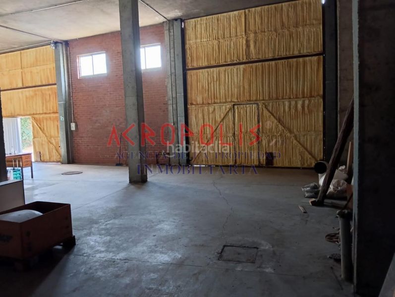 Foto d2f5c09b-223a-4e68-83cf-7d62bc3cecc5. Lloguer edifici a Benavente