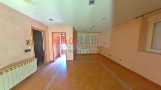 Casa a Pola de Gordón (La). Venta de casa con parcela en la pola de gordón, león