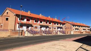 Maison à Valdefresno. Obra parada en venta en de la ua, valdefresno