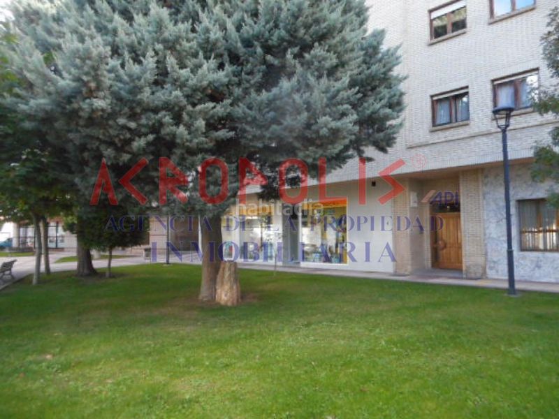 Foto 23853b79-cbc5-49de-a7b0-89ee1ab7fbd2. Local comercial a Robla (La)
